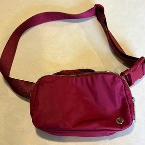 Lululemon belt bag maroon